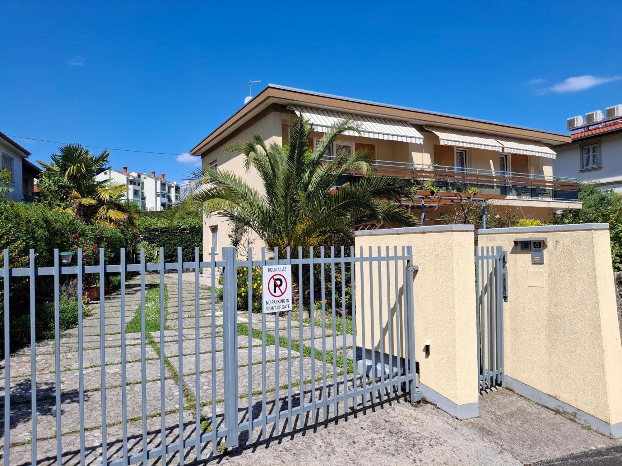 Apartments Orange Lovran Exterior foto